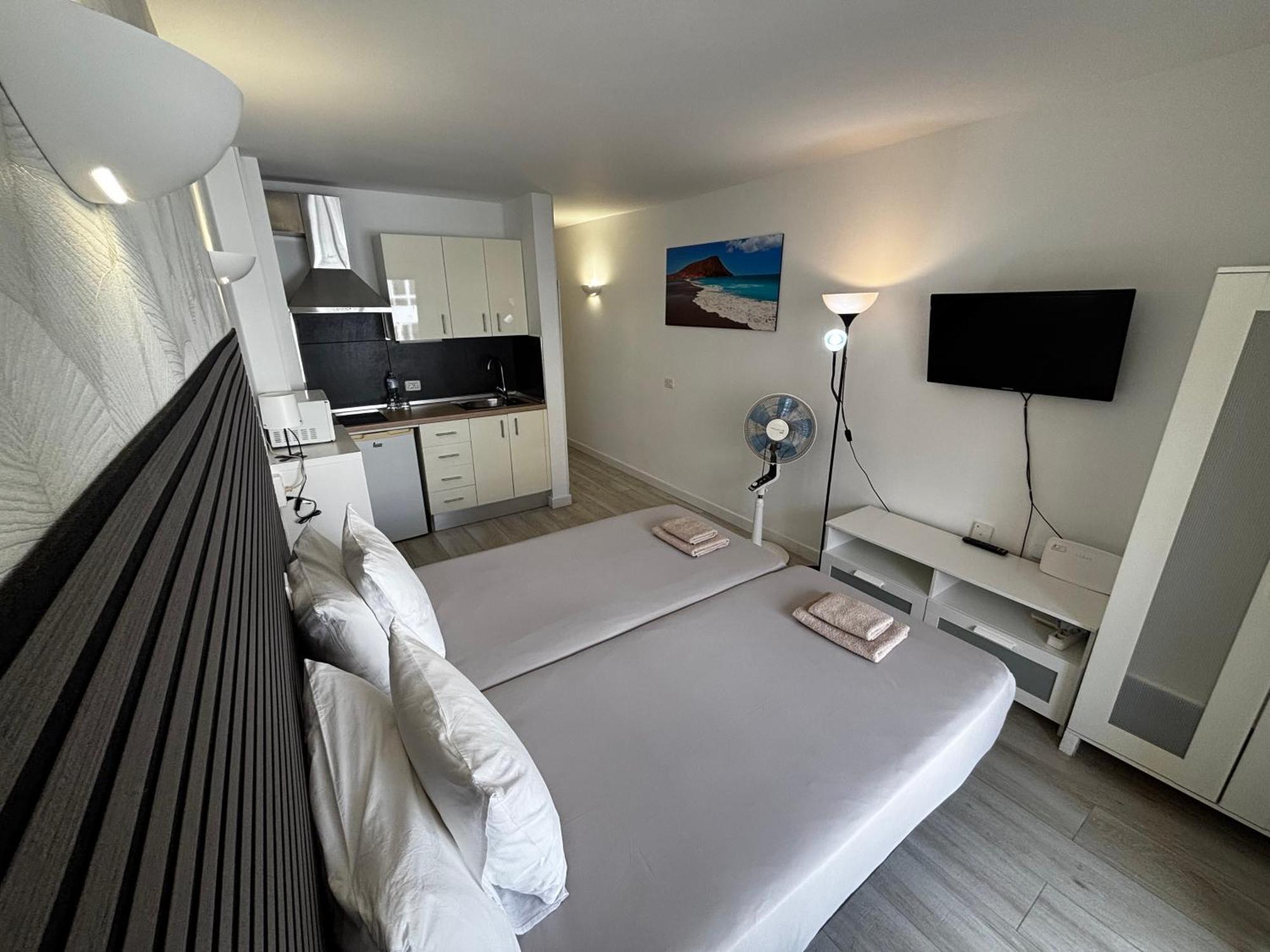 Cozy Studio In Los Cristianos Beach Free Wifi 아로나 외부 사진
