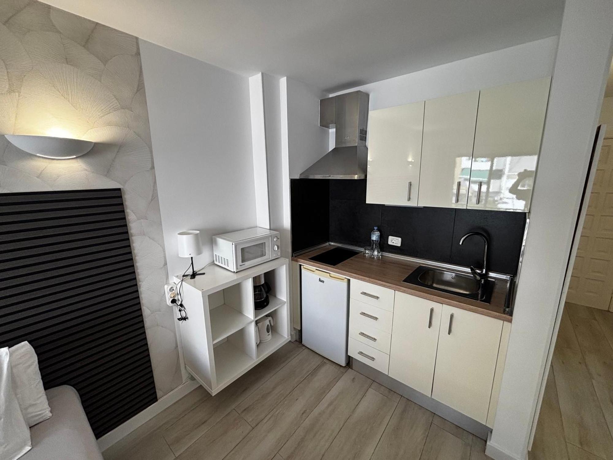 Cozy Studio In Los Cristianos Beach Free Wifi 아로나 외부 사진